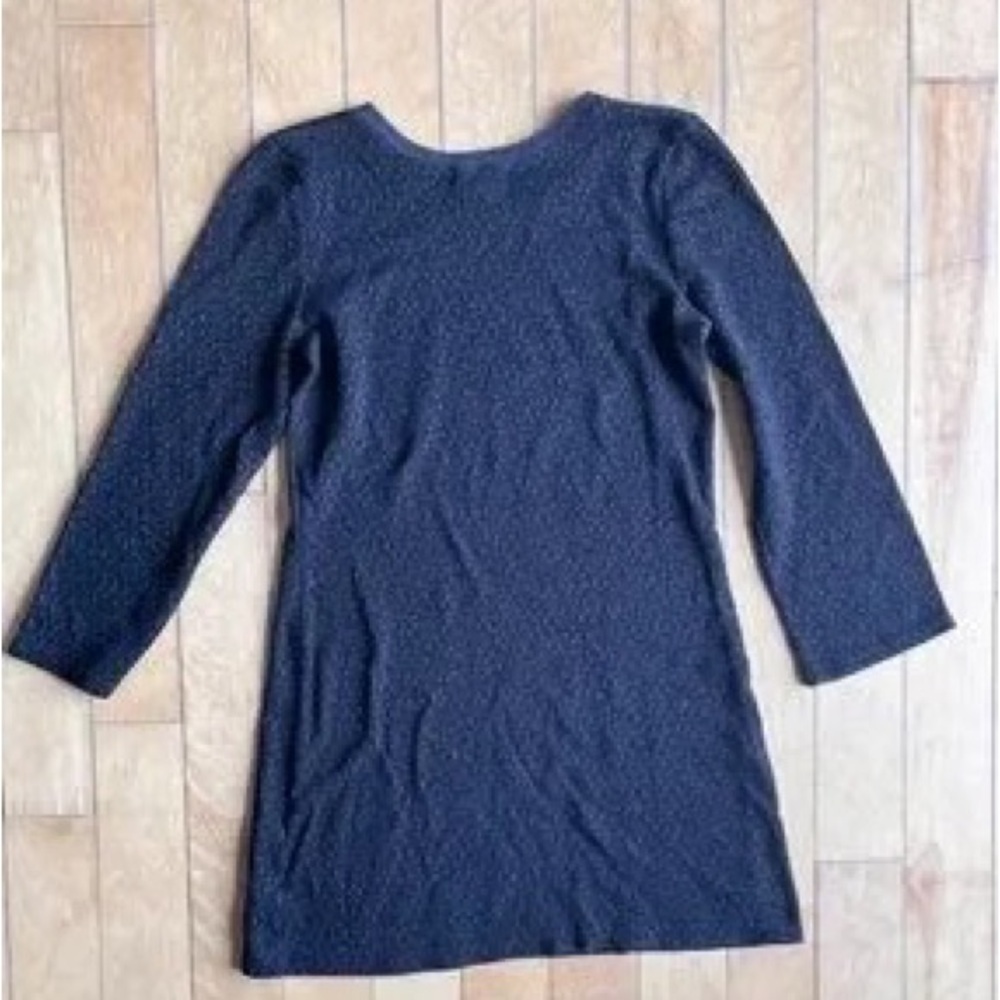 Black Textured 3/4 Sleeve Shift Dress - Picture 4 of 5